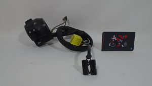 PI&Ntilde;A IZQUIERDA DE LUCES SUZUKI SV 650 INYECCION 03-05